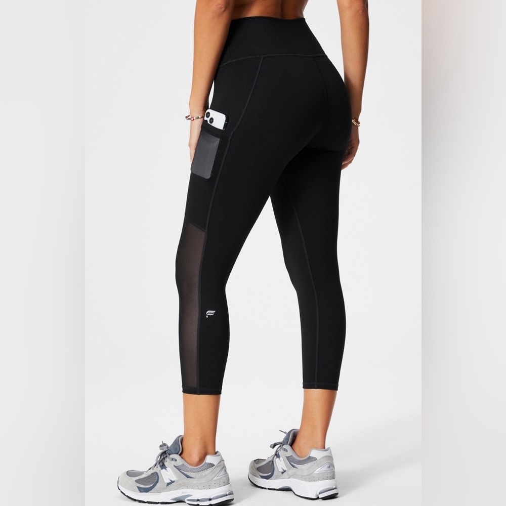 Fabletics Black Leggings capri with mesh size M